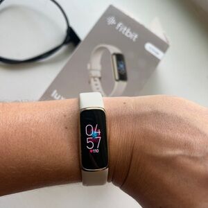 Fitbit Luxe Gold and White Fitness Tracker